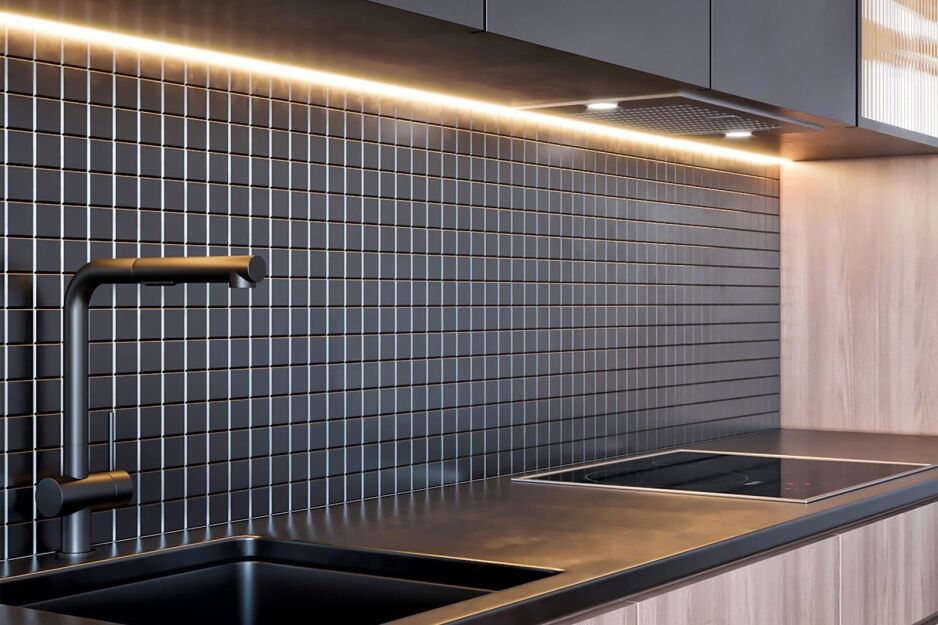 Kitchen splashbacks tiles vs glass